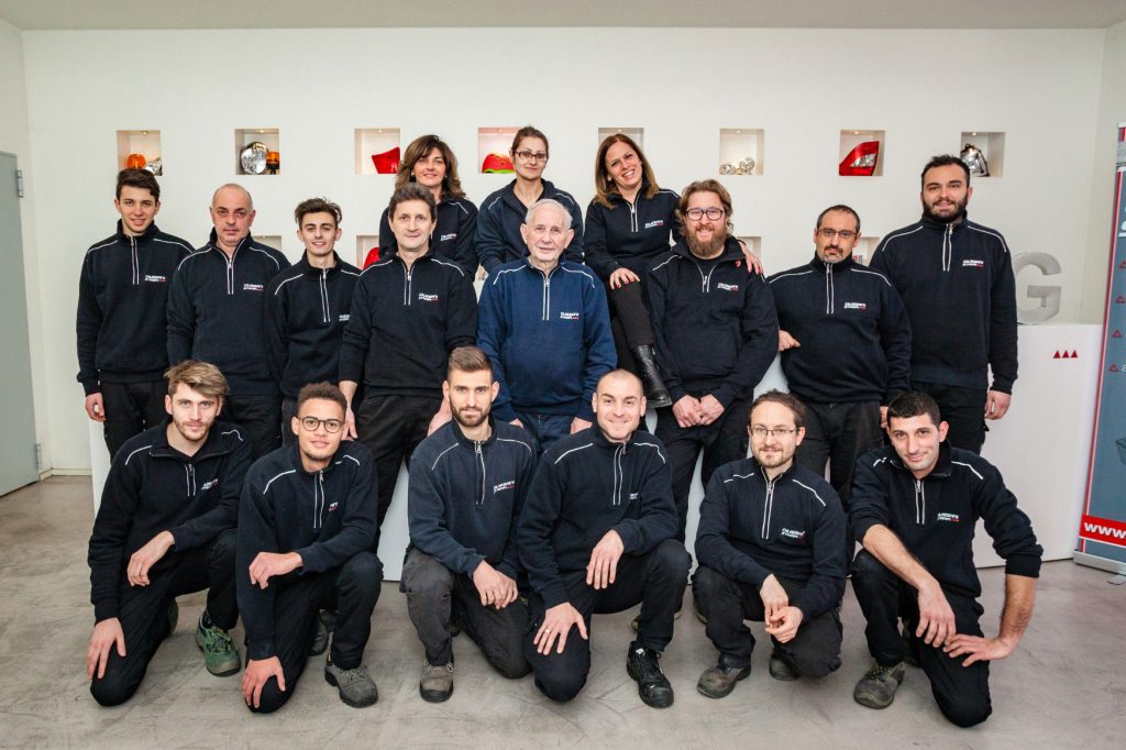Il team Giussani Stampi in officina